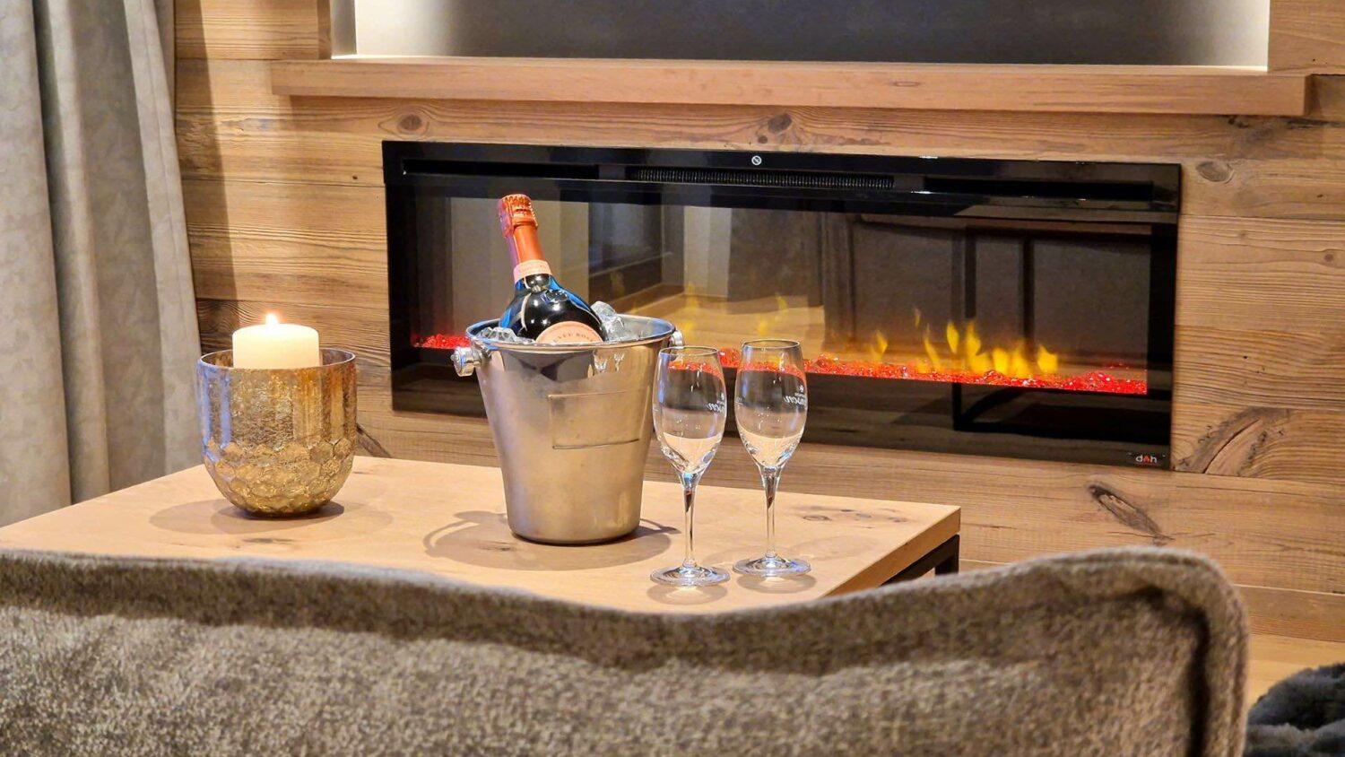 Chalet in Österreich mit Kamin mieten - die schönsten Chalets am Arlberg - einzigartig in den Bergen auf einer Höhe von 1.500 m – im Sommer optimal zum Wandern und Mountainbiken im Winter schneesicheres Skigebiet