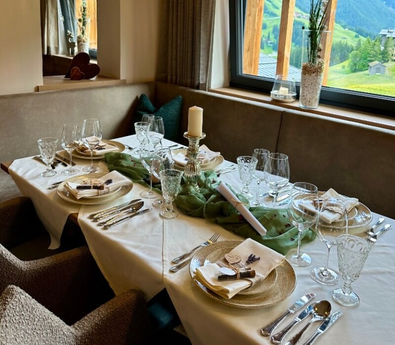 Hochzeit feiern in Österreich - einzigartige Lage - traumhafte Kuschel-Chalets am Arlberg