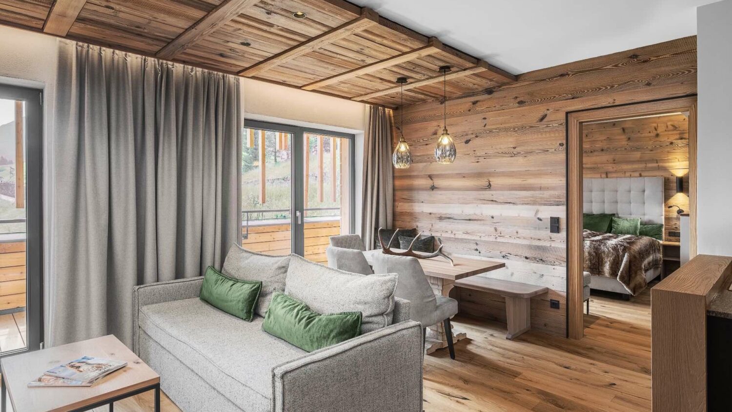 Kuschel-Chalet im Sommer in Österreich mieten - die schönsten Berg-Blick Chalets am Arlberg