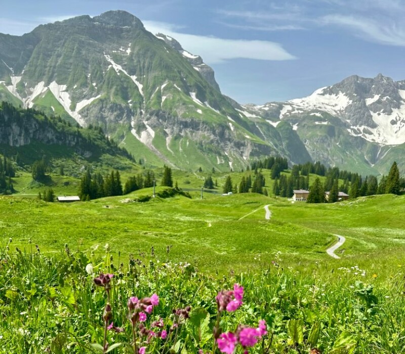 Sommerurlaub in Österreich - Wandern in den Bergen - einzigartig am Arlberg