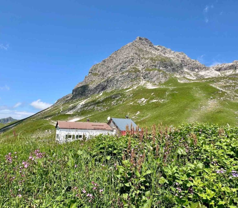 Widdersteinhütte am Widderstein – einzigartige Wanderwege zum Widderstein – traumhafte Aussicht in die Bergwelt