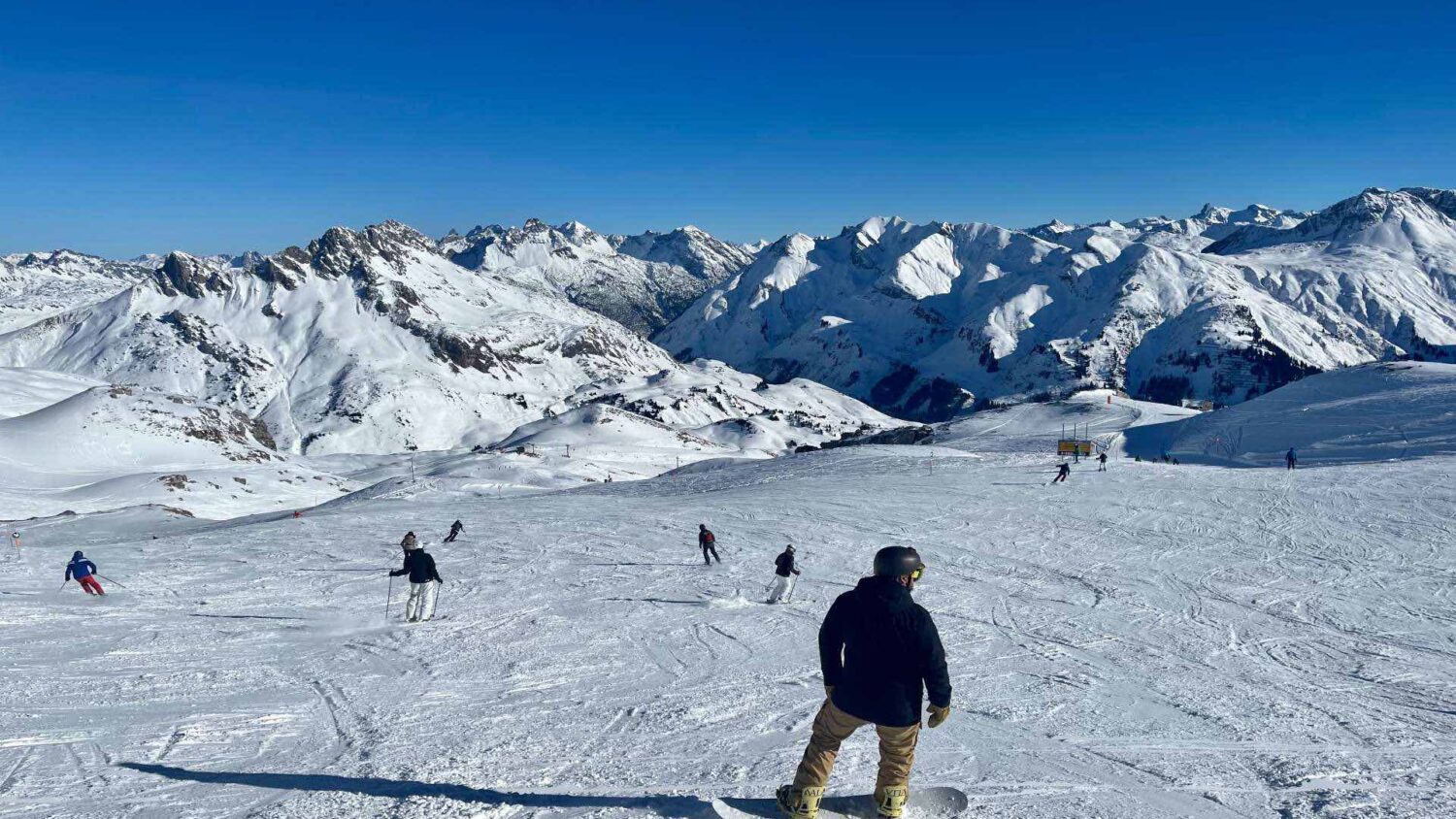 Snowboarden Austria - einzigartiges Skigebiet am Arlberg - schneesicher von Dezember bis April