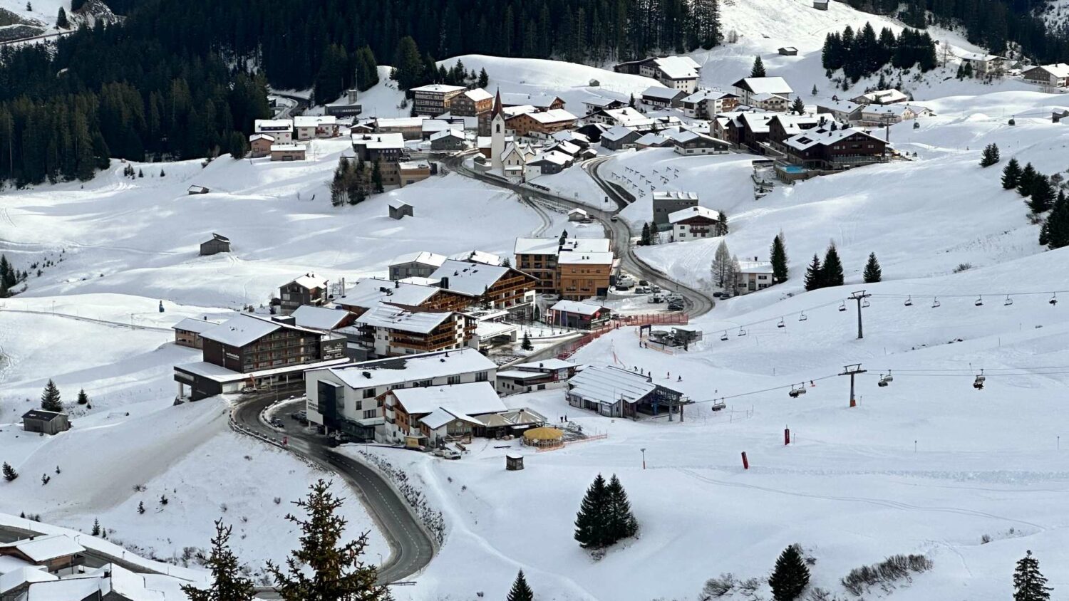 Warth am Arlberg - Austria - Schneesicheres Skigebiet von Dezember bis April - einzigartige Pisten